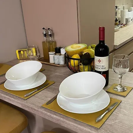 Appartement John 2 *